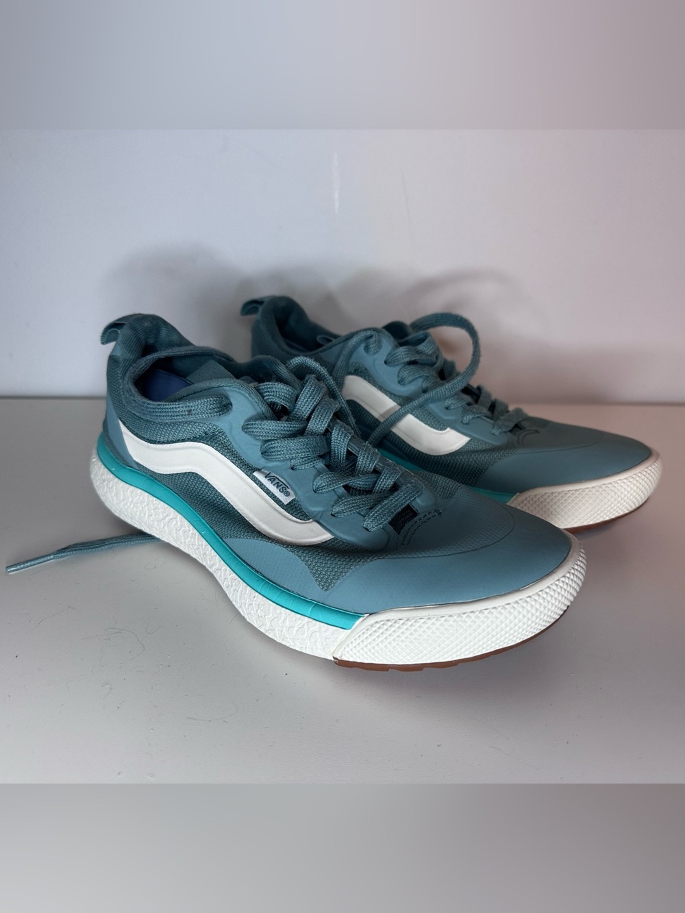 Vans UltraRange EXO Pop Trellis blue and white sneakers unisex